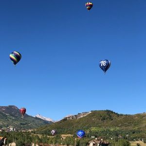 Meet your Posher, Robin